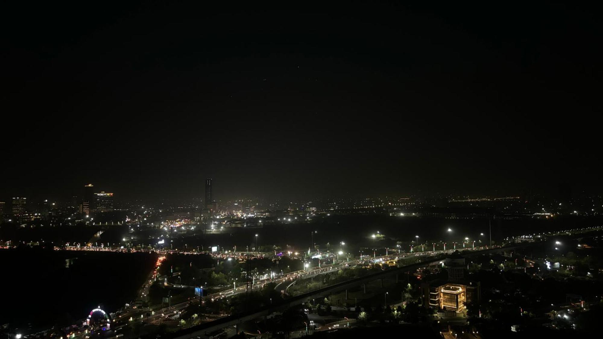 Countryside Luxury Suites - Supernova Noida نيودلهي المظهر الخارجي الصورة